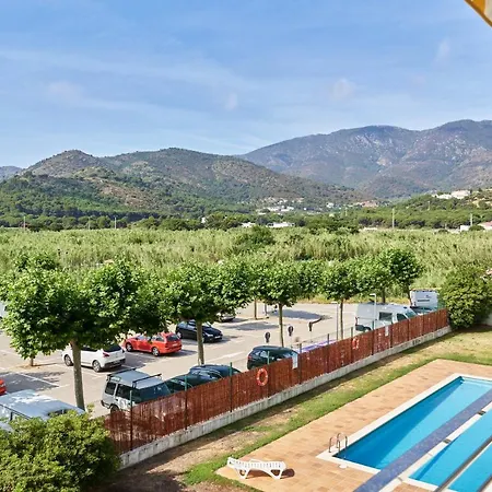 Apartment Apartamento Con Piscina De Temporada A 50m Del Mar